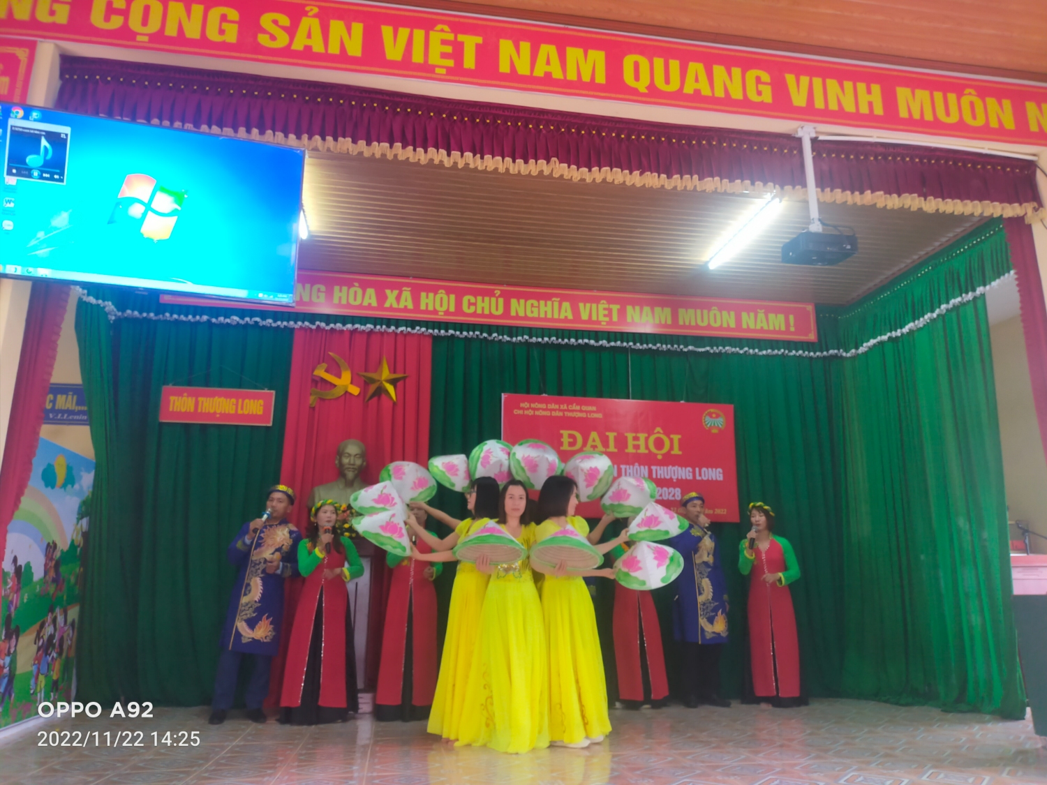 văn nghệ 2